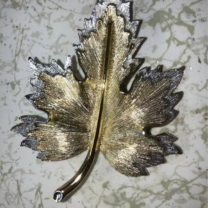 Sarah Coventry Brooch